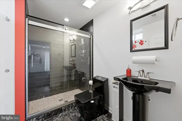 $450,000 | 433 Town Run Lane, Stephens City, VA 22655