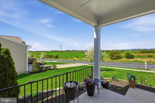 $450,000 | 433 Town Run Lane, Stephens City, VA 22655