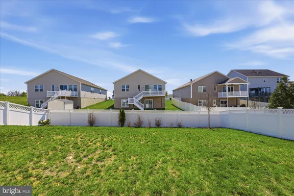 $450,000 | 433 Town Run Lane, Stephens City, VA 22655