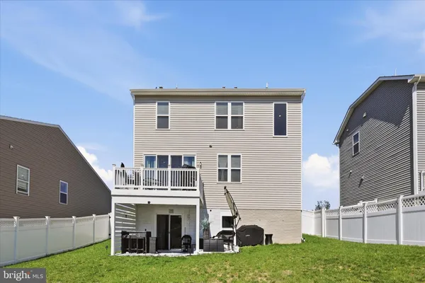 $450,000 | 433 Town Run Lane, Stephens City, VA 22655
