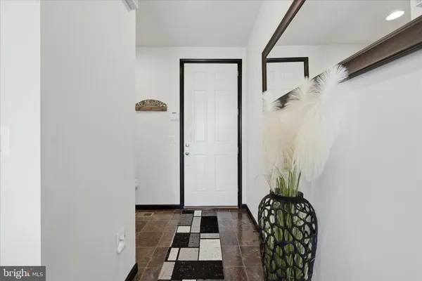 $450,000 | 433 Town Run Lane, Stephens City, VA 22655