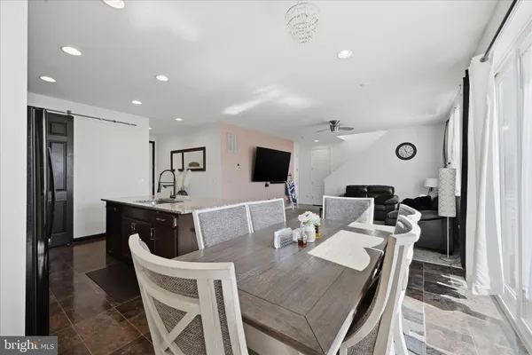 $450,000 | 433 Town Run Lane, Stephens City, VA 22655