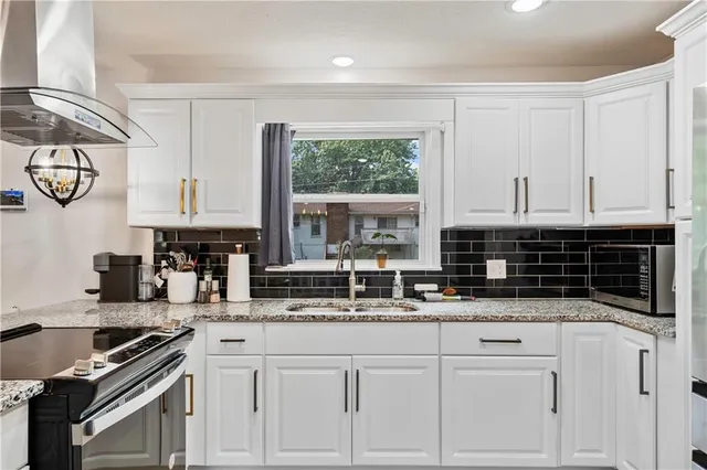 $330,000 | 2418 North 59 Street, Kansas City, KS 66104