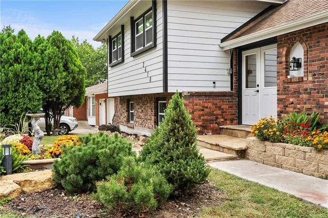 $330,000 | 2418 North 59 Street, Kansas City, KS 66104