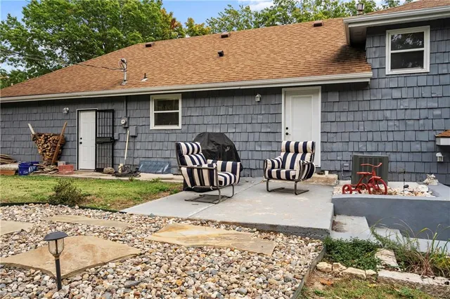 $330,000 | 2418 North 59 Street, Kansas City, KS 66104