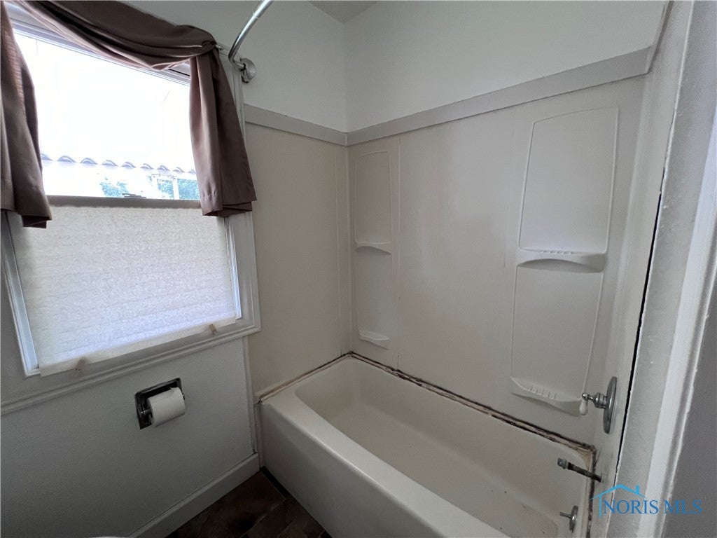 4623 Douglas Road Toledo, OH 43613 - Photo 10 of 22 Gallery Image 10