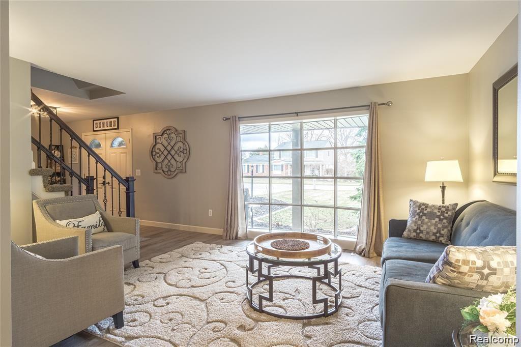 2810 Sandhurst Rochester Hills, MI 48307 - Photo 6 of 33