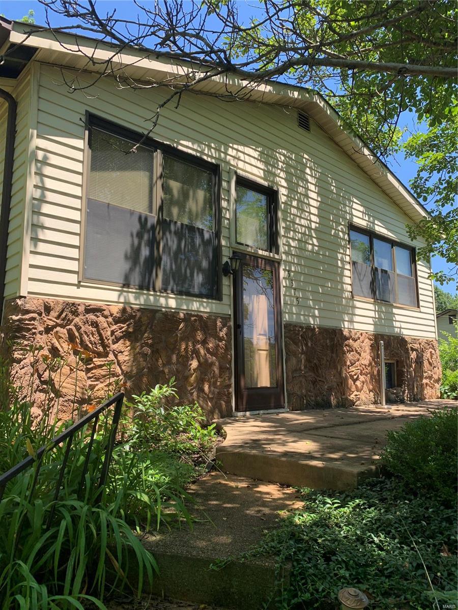 5375 Fern Beach Road St. Louis, MO 63128 - Photo 1 of 13 Gallery Image 1