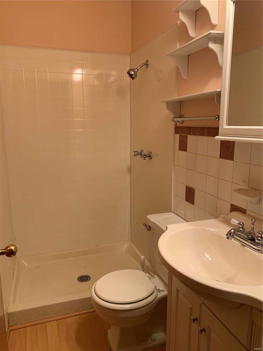 5375 Fern Beach Road St. Louis, MO 63128 - Photo 4 of 13 Gallery Image 4