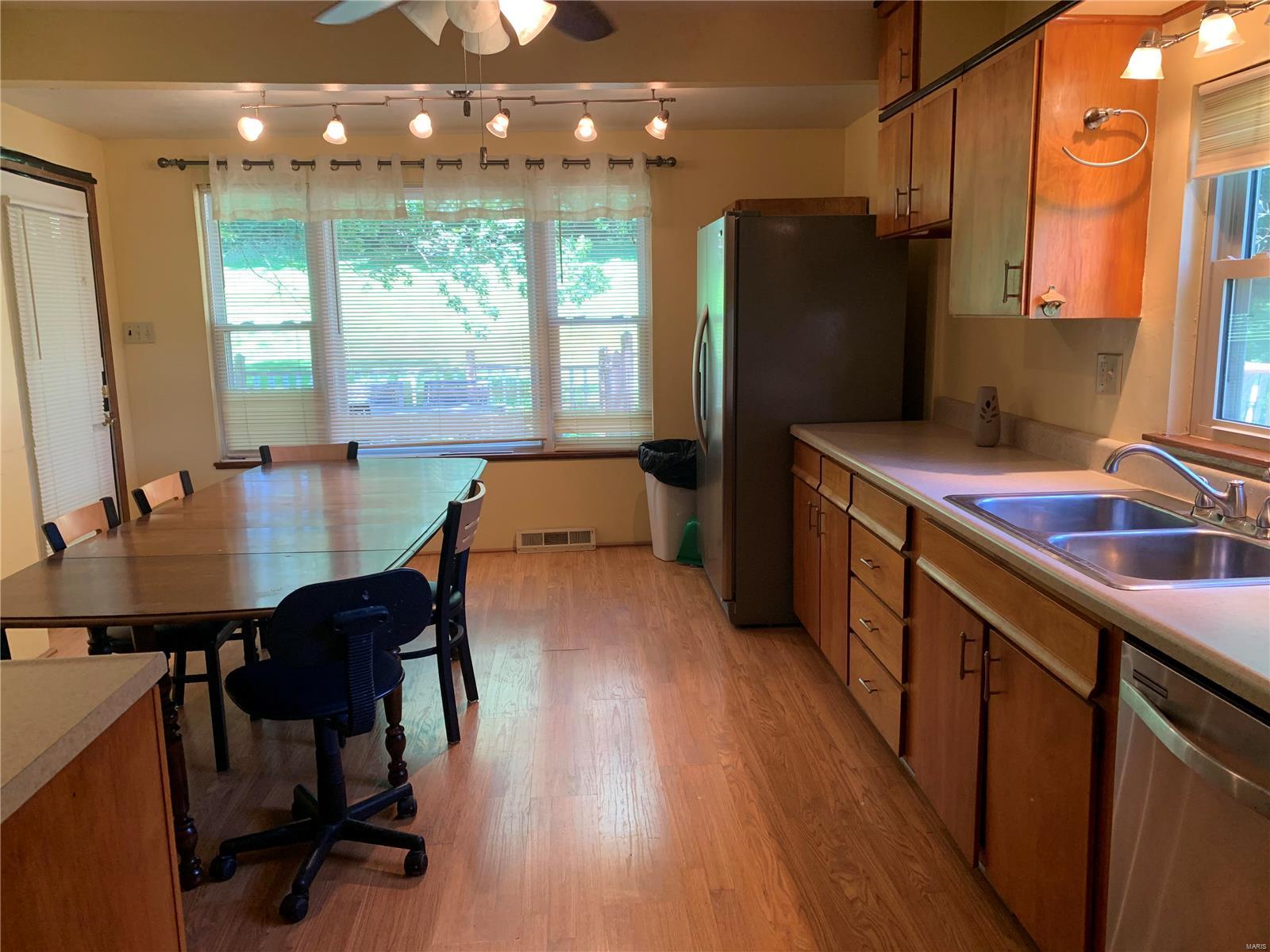 5375 Fern Beach Road St. Louis, MO 63128 - Photo 6 of 13 Gallery Image 6