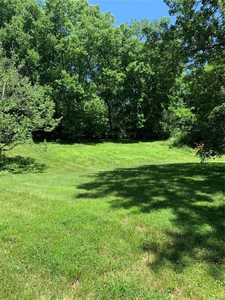 5375 Fern Beach Road St. Louis, MO 63128 - Photo 10 of 13 Gallery Image 10