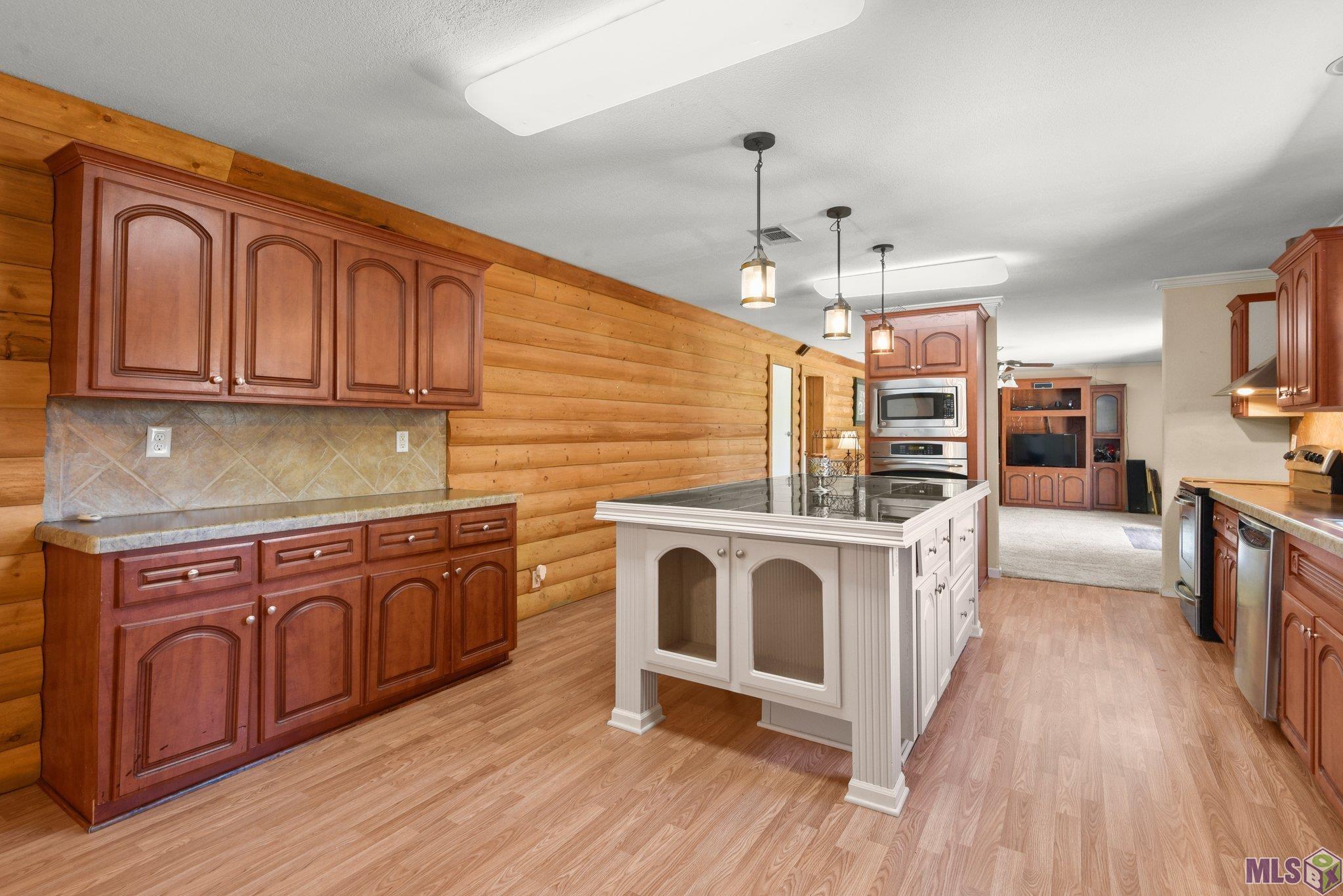 11607 Gurney Road Baker, LA 70714 - Photo 5 of 17 Gallery Image 5