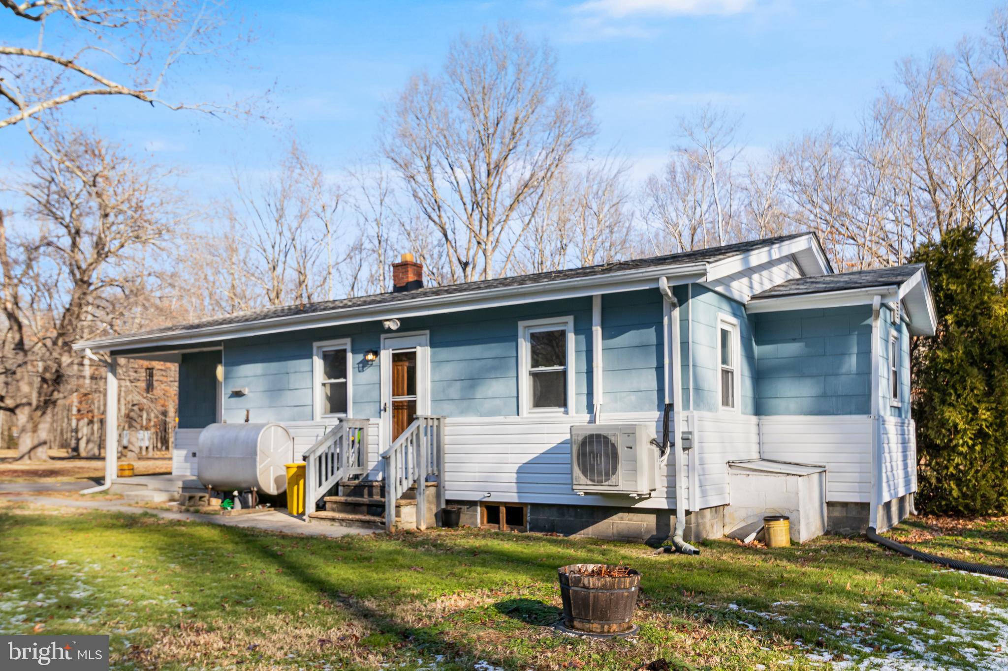 965 Franklin Manor Road Churchton, MD 20733 - Photo 29 of 34 a view of a house with backyard