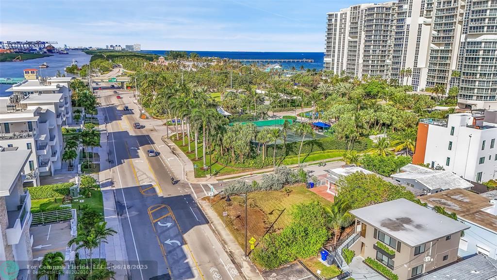 356 Balboa Street Hollywood, FL 33019 - Photo 4 of 17