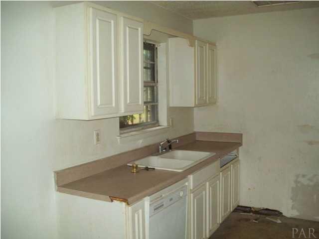 6502 Hampton Road Pensacola, FL 32505 - Photo 3 of 3