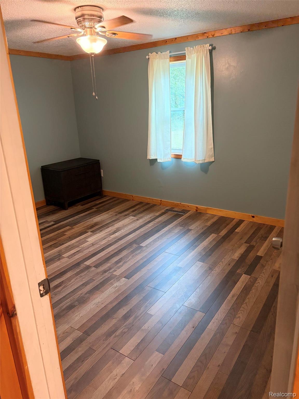 1452 West Isabella Road Midland, MI 48640 - Photo 15 of 31 015_beyc6a9ef5aad60f8.jpg