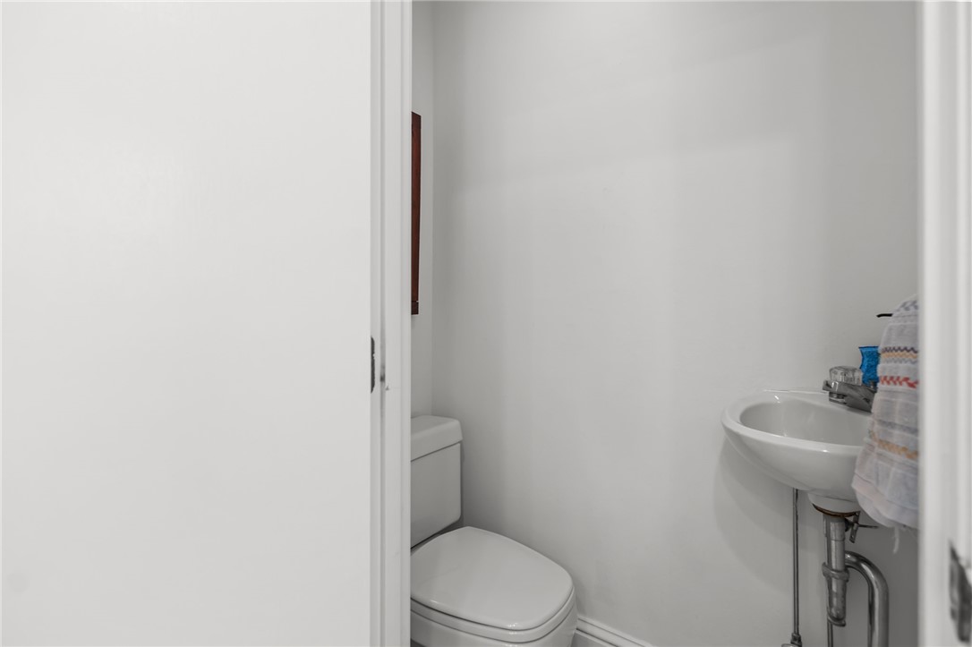 43 Sheffield Avenue Pawtucket, RI 02860 - Photo 18 of 39