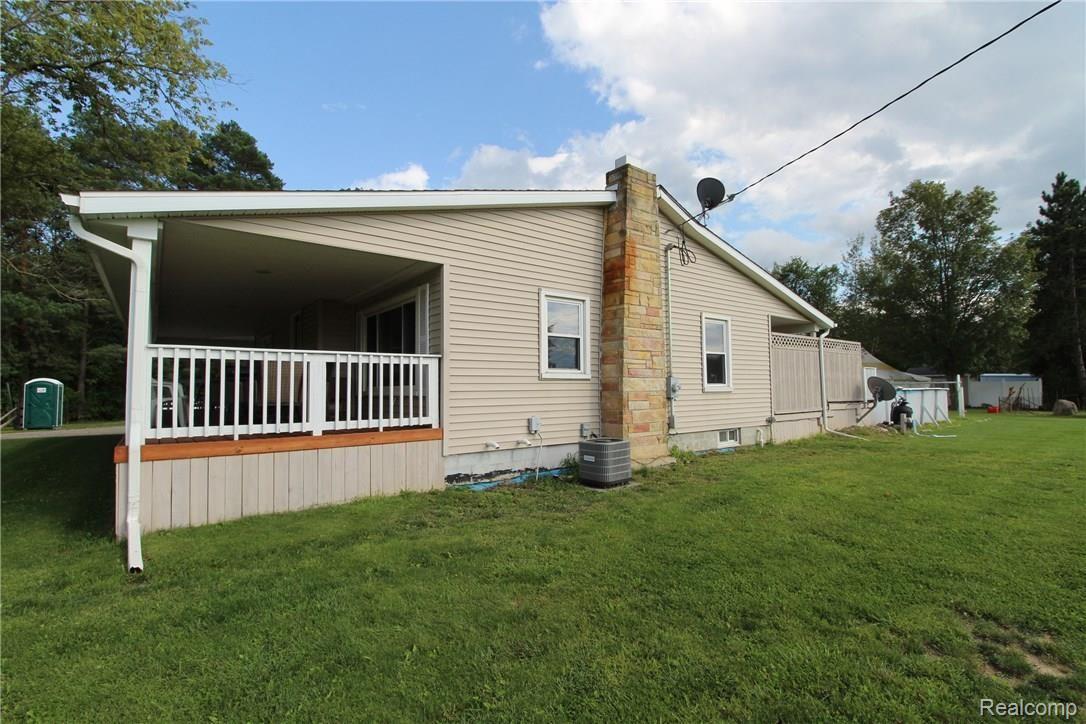 2912 Daley Road Lapeer, MI 48446 - Photo 3 of 32 IMG_9282.JPG