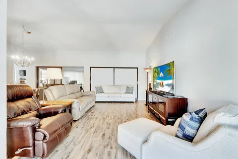 $499,000 | 10306 Greentrail Drive North, Boynton Beach, FL 33436