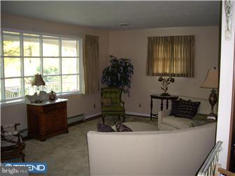 115 Green Road Reading, PA 19606 - Photo 8 of 12 Living Room