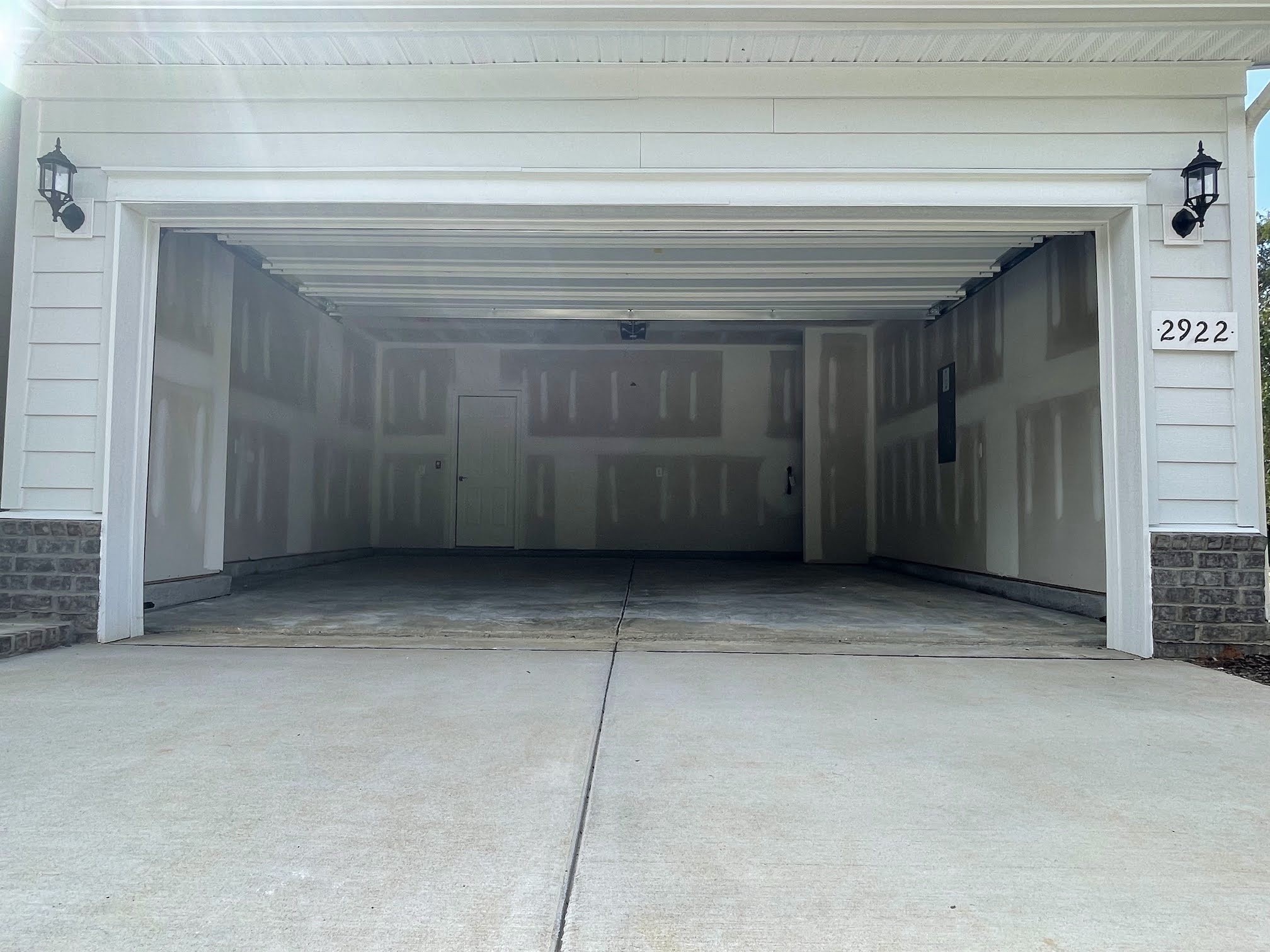 2922 Campanella Drive Murfreesboro, TN 37128 - Photo 17 of 21 a view of a garage