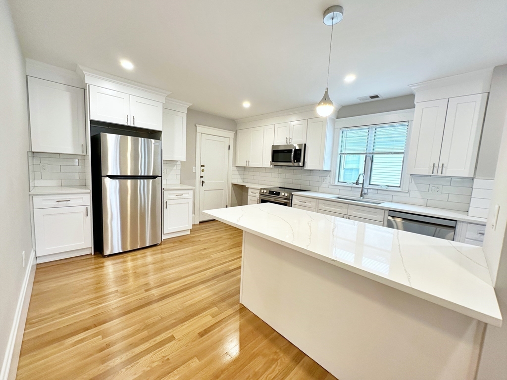 75 Governor Winthrop Road Somerville, MA 02145 - Photo 3 of 35