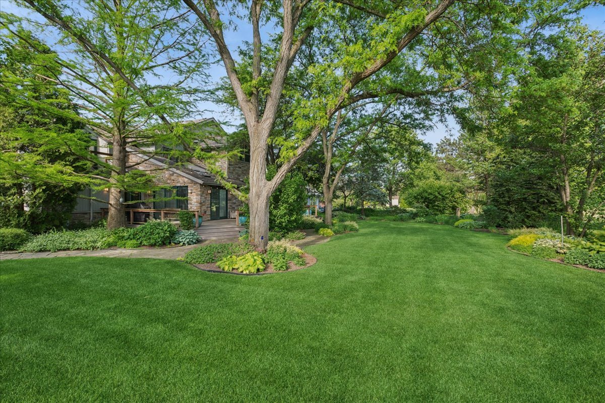 500 Parkview Place Burr Ridge, IL 60527 - Photo 37 of 43