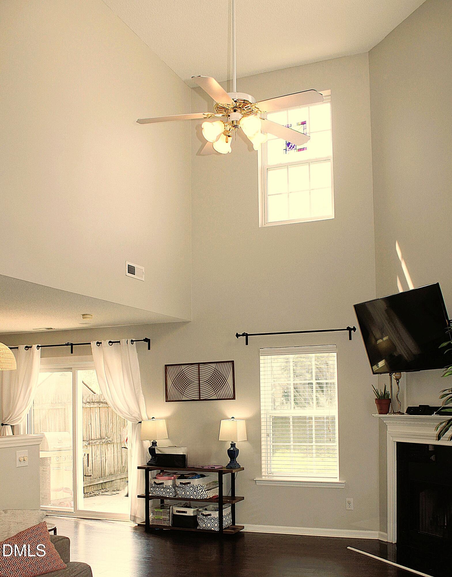 8129 Caliber Woods Drive Raleigh, NC 27616 - Photo 13 of 33 IMG_0917