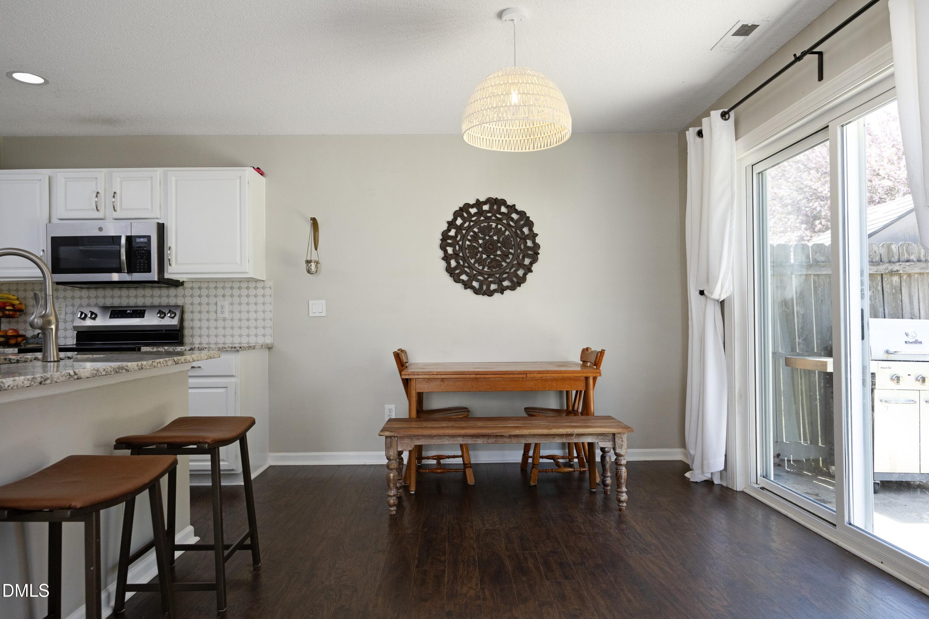 8129 Caliber Woods Drive Raleigh, NC 27616 - Photo 14 of 33 12dining