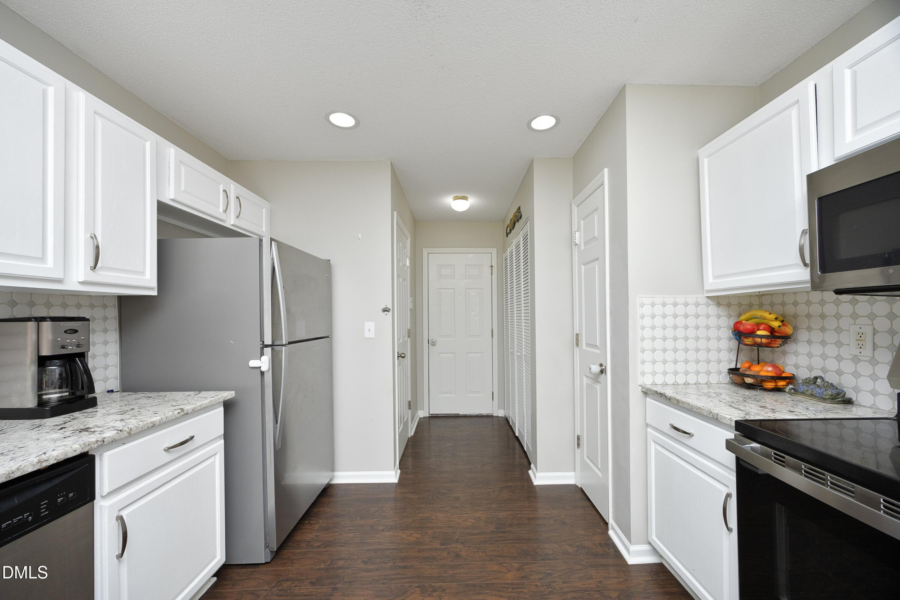 8129 Caliber Woods Drive Raleigh, NC 27616 - Photo 7 of 33 16Kitchen