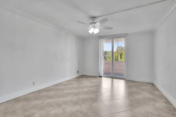 $1,950 | 740 South Federal Highway, Unit 202, Pompano Beach, FL 33062