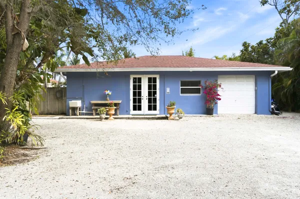 $3,750 | 4268 Maurice Drive, Unit GUEST HOUSE, Delray Beach, FL 33445