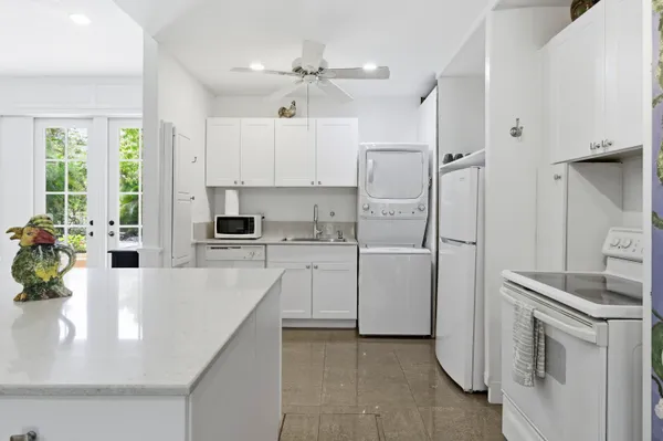 $3,750 | 4268 Maurice Drive, Unit GUEST HOUSE, Delray Beach, FL 33445