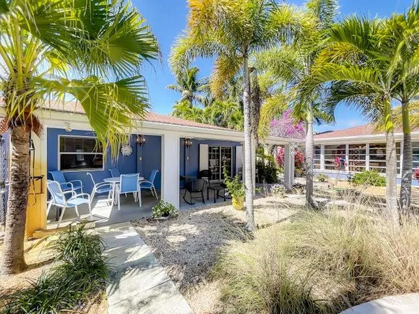 $3,750 | 4268 Maurice Drive, Unit GUEST HOUSE, Delray Beach, FL 33445