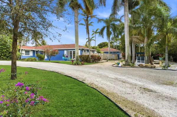 $3,750 | 4268 Maurice Drive, Unit GUEST HOUSE, Delray Beach, FL 33445