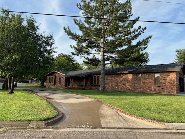 702 South Indiana Street Perryton, TX 79070 - Photo 1 of 20 1