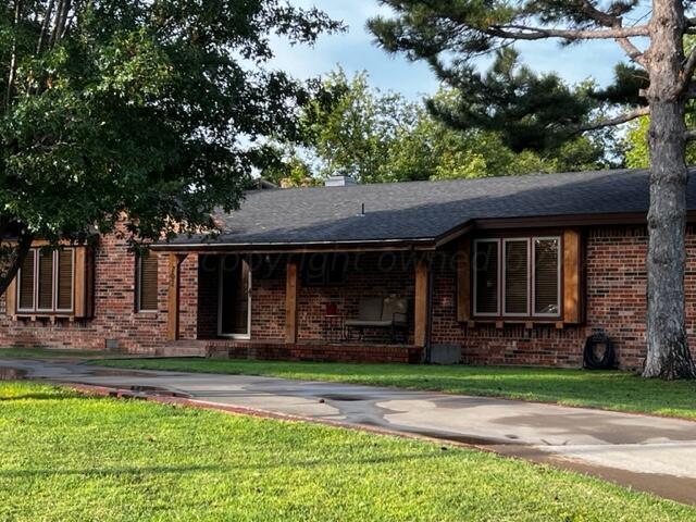 702 South Indiana Street Perryton, TX 79070 - Photo 2 of 20 2
