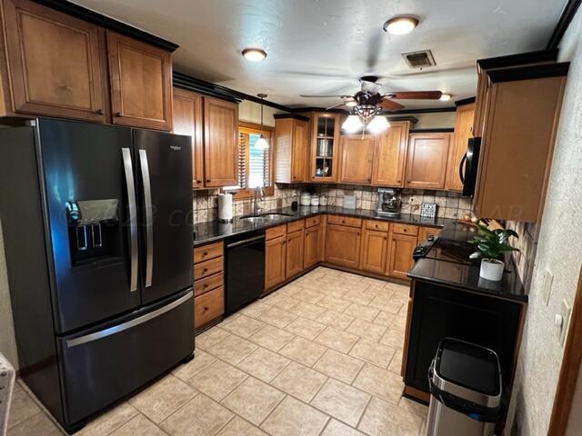 702 South Indiana Street Perryton, TX 79070 - Photo 7 of 20 9