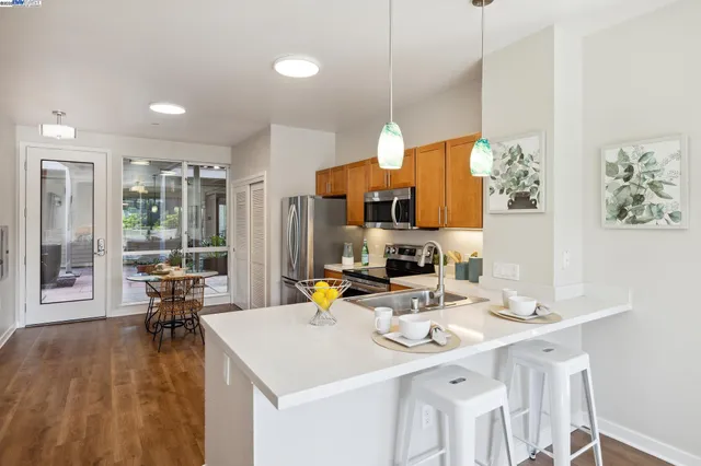 $579,000 | 340 29th Avenue, Unit 204, Oakland, CA 94601