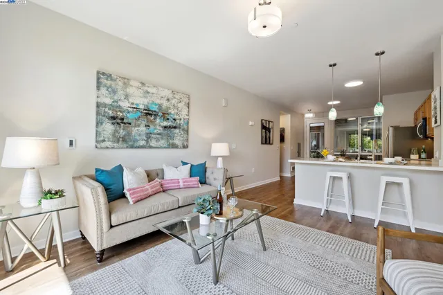 $579,000 | 340 29th Avenue, Unit 204, Oakland, CA 94601