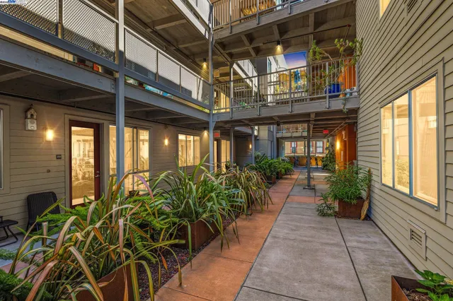 $579,000 | 340 29th Avenue, Unit 204, Oakland, CA 94601