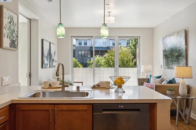 $579,000 | 340 29th Avenue, Unit 204, Oakland, CA 94601