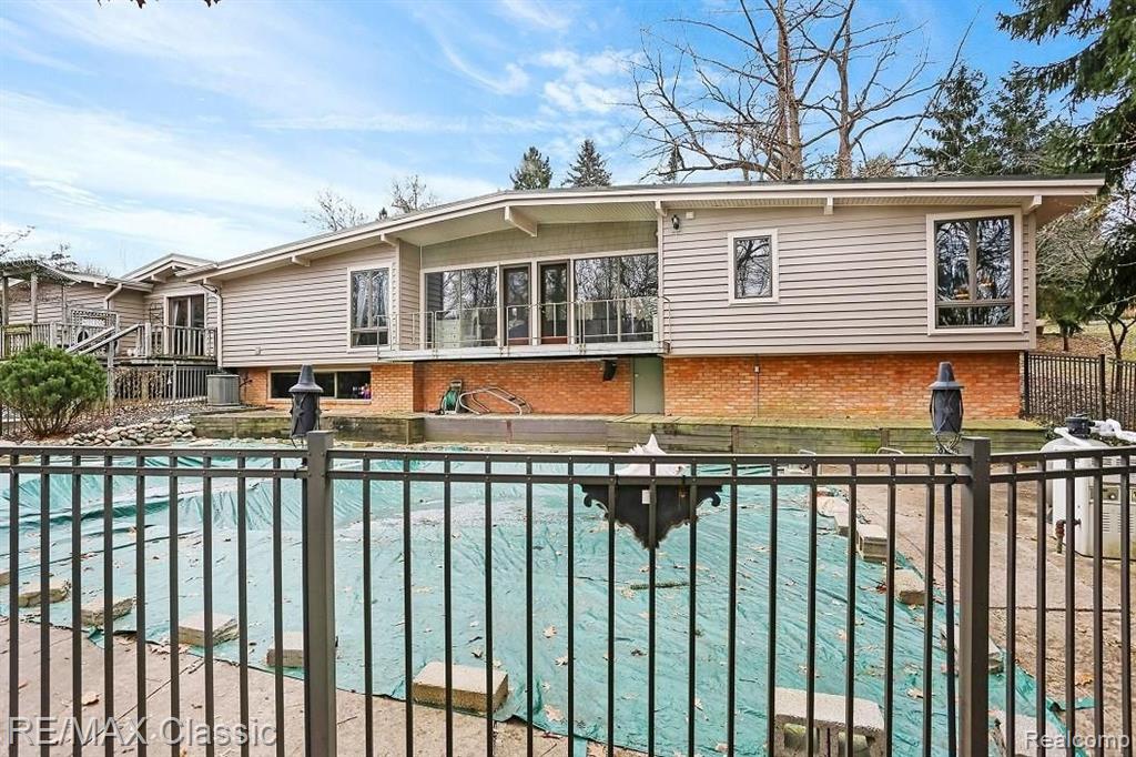 36150 Paddleford Road Farmington Hills, MI 48331 - Photo 23 of 34