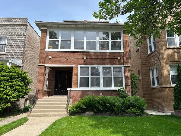 $1,900 | 4839 North Kedvale Avenue, Unit 1, Chicago, IL 60630