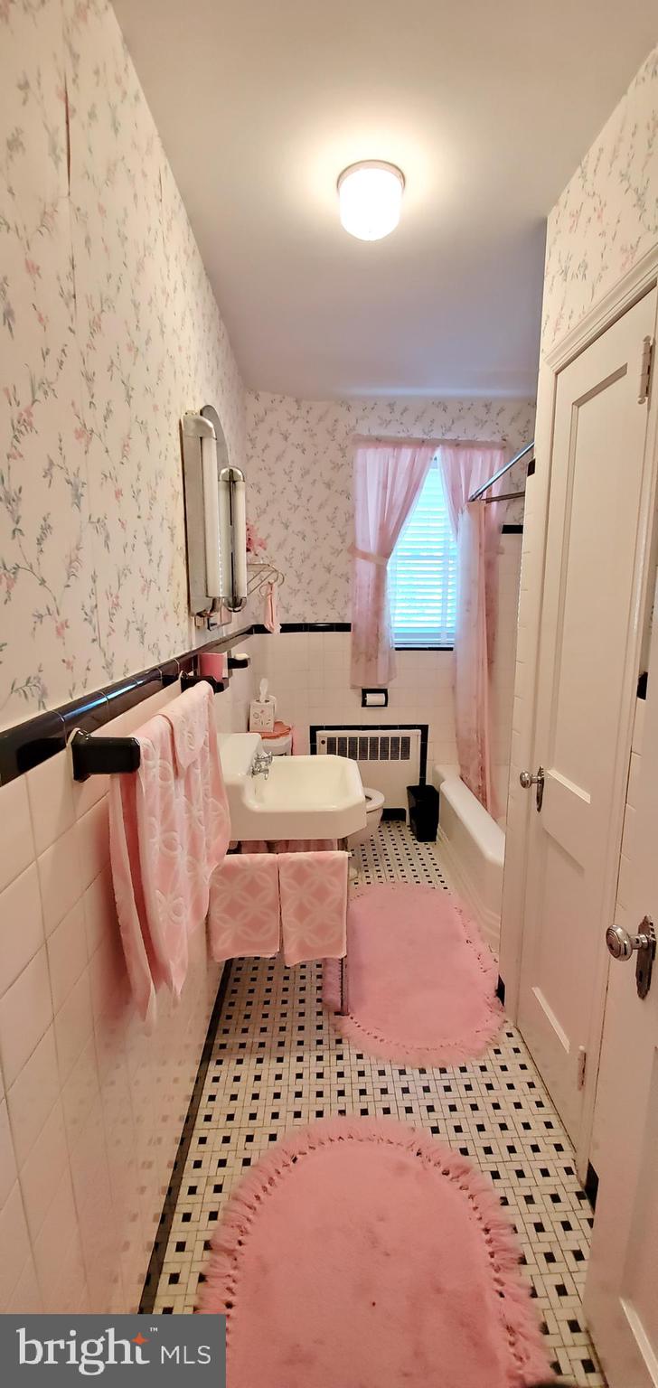 10970 Knights Road Philadelphia, PA 19154 - Photo 18 of 34