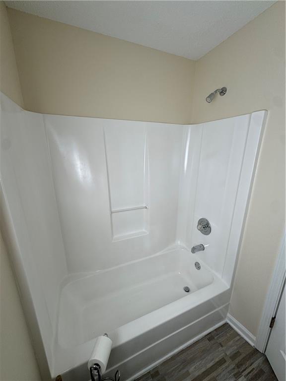 3468 Lehigh Way Decatur, GA 30034 - Photo 10 of 16 a bathroom with a bathtub