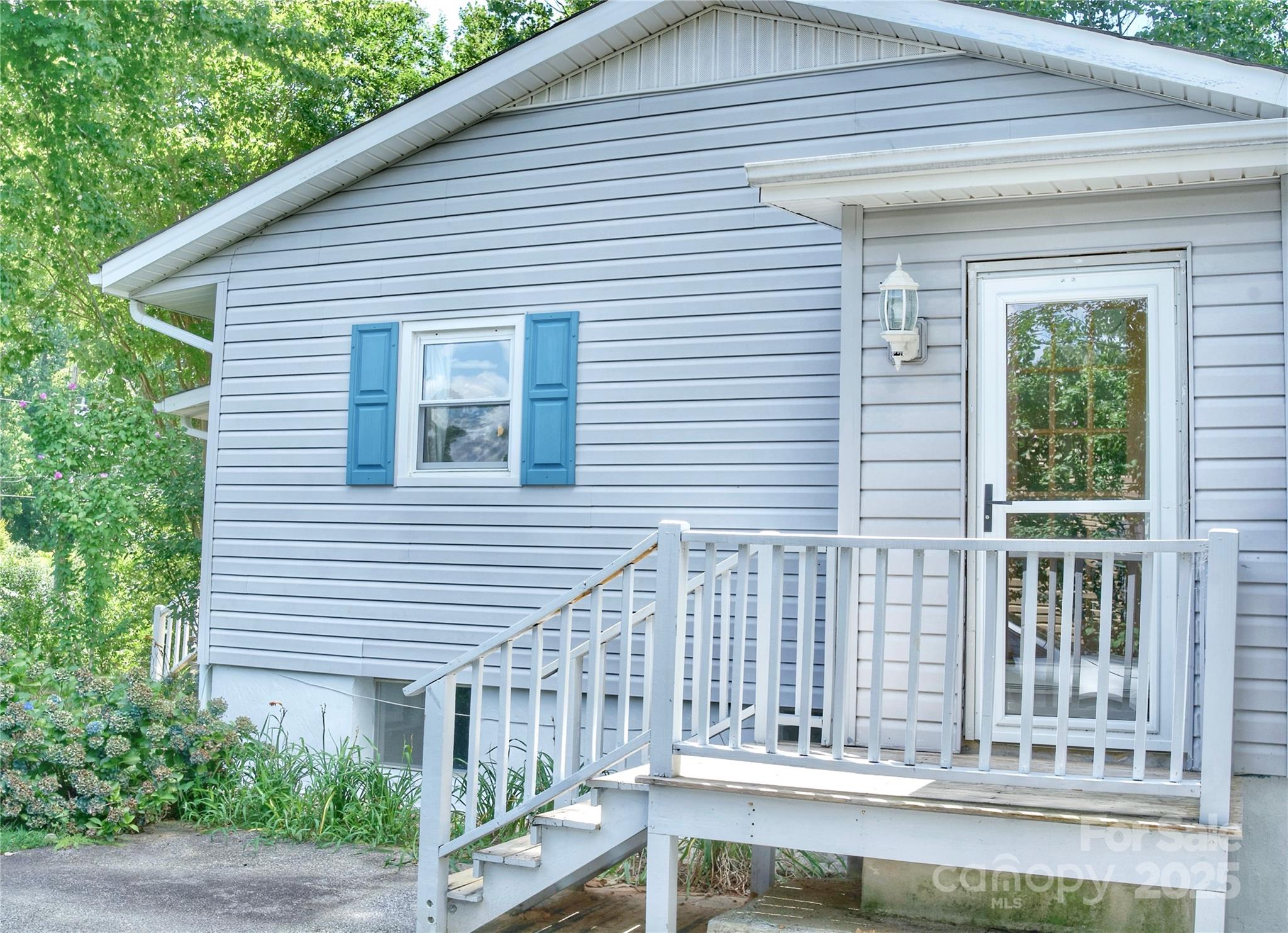 200 Frost Road Saluda, NC 28773 - Photo 4 of 31 Gallery Image 4