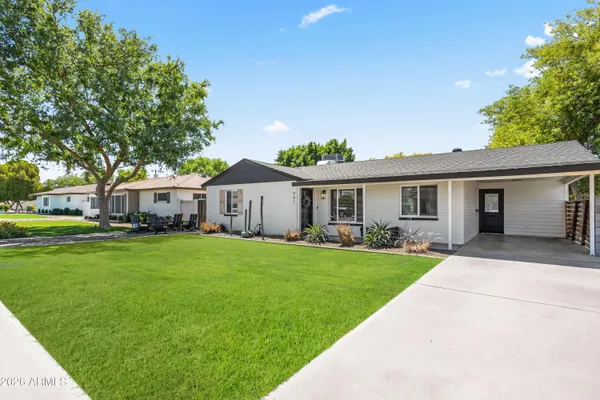 $750,000 | 901 East Berridge Lane, Phoenix, AZ 85014