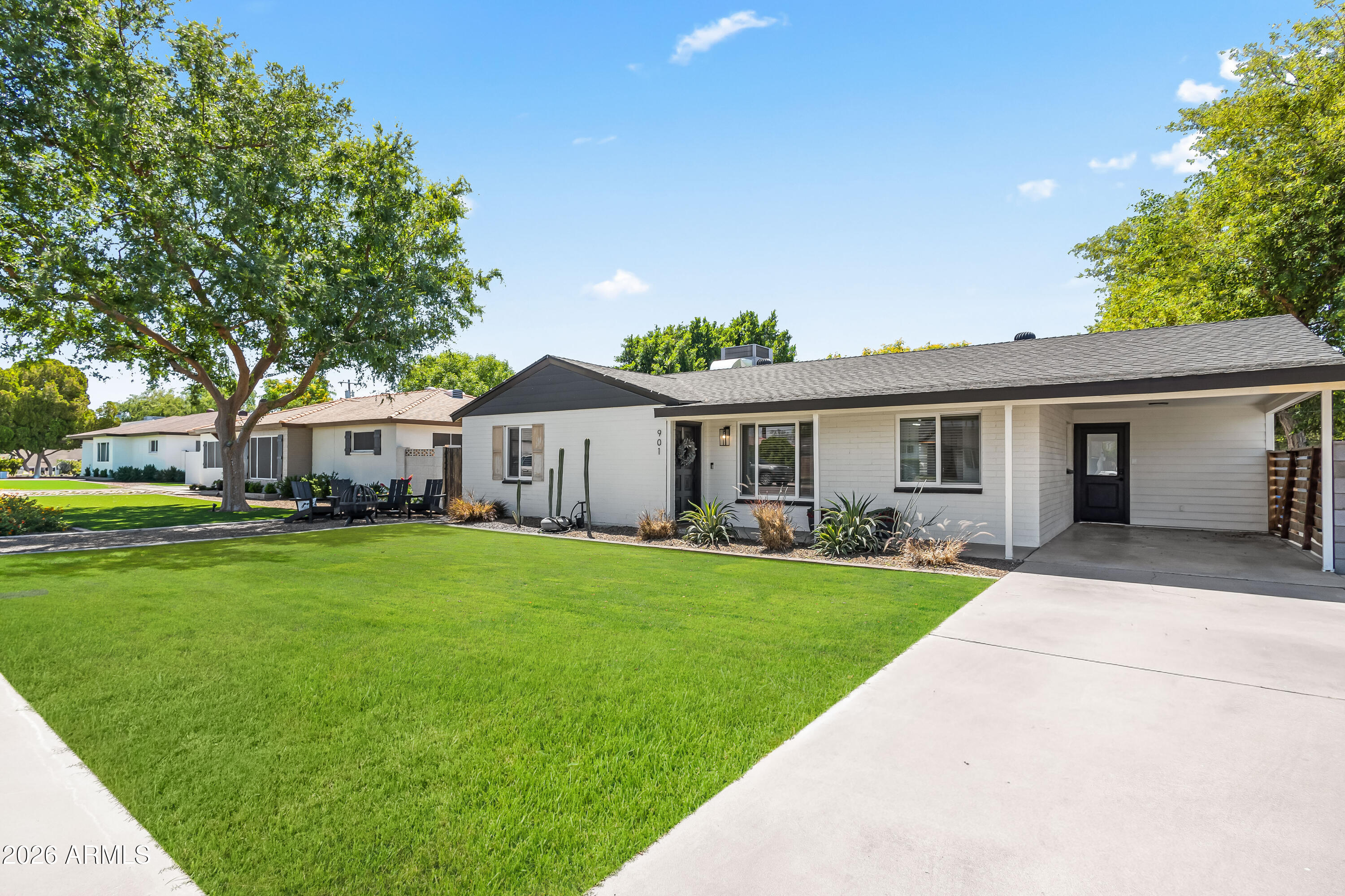 901 East Berridge Lane Phoenix, AZ 85014 - Photo 1 of 24