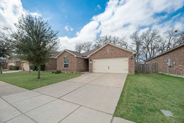 $2,095 | 1904 Fairbanks Drive, Princeton, TX 75407